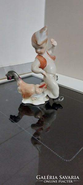 Herendi kakasos kisfiú porcelán figura
