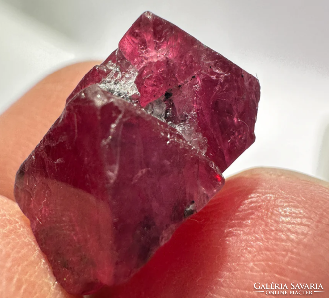 Red spinel crystal - 13.48Ct - not heat treated