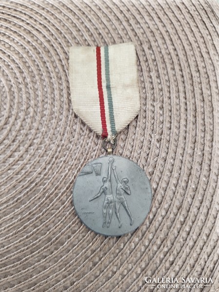 Sports medal 1957 - Kossuth coat of arms!!! With Szentesy sign.