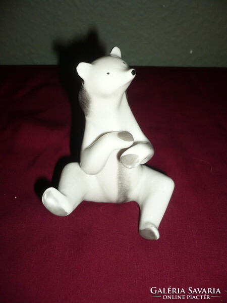 Kőbánya porcelain polar bear, 10 cm.-S porcelain nipp