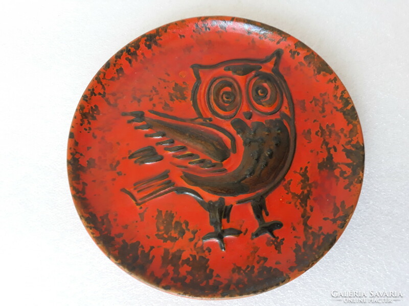 Retro lakehead ceramic wall plate with an owl pattern