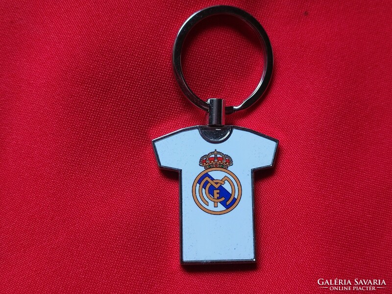 Real madrid jersey shaped metal keychain
