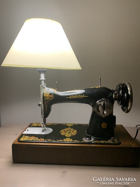 Sewing machine table lamp