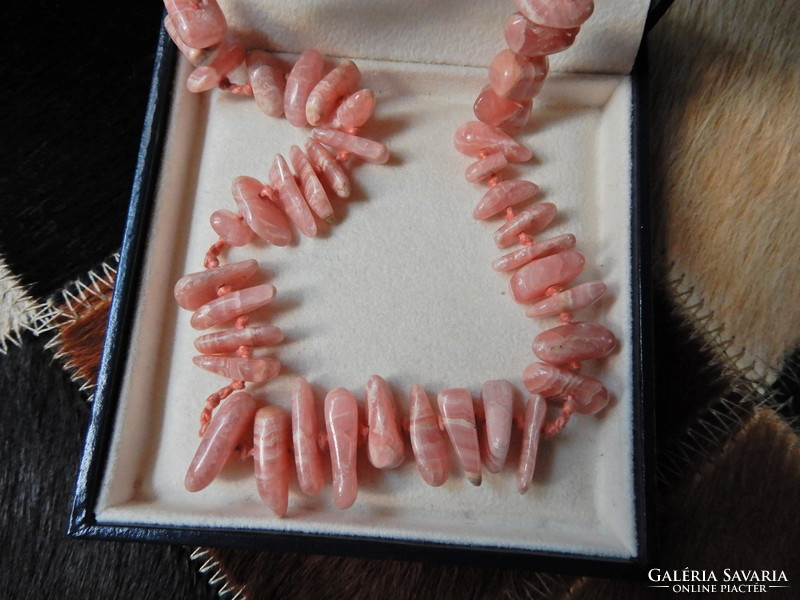 Old long rhodochrosite mineral necklace with gold-plated clasp﻿