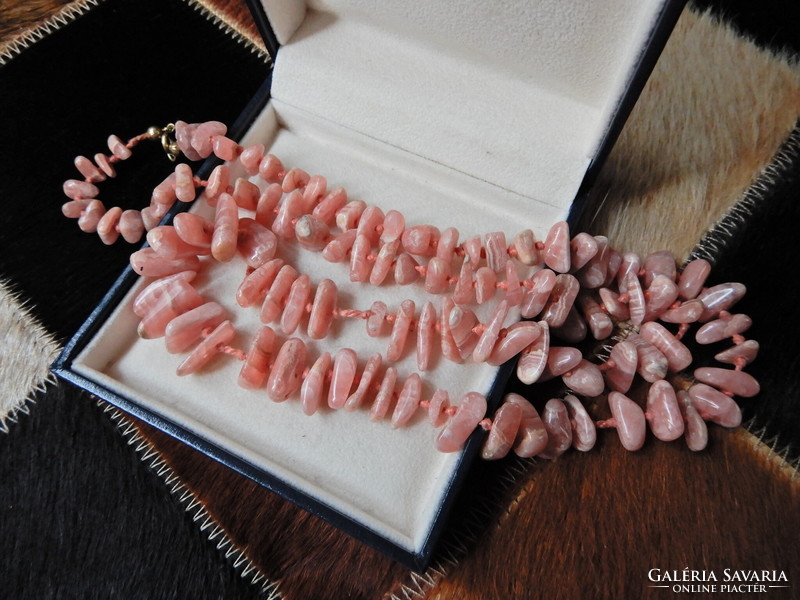 Old long rhodochrosite mineral necklace with gold-plated clasp﻿