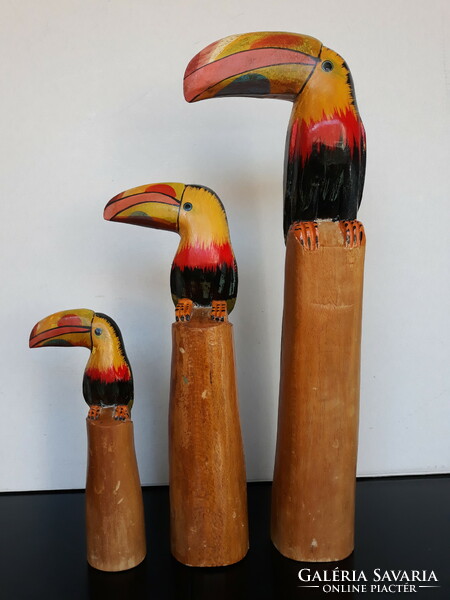 3 Carved and painted wooden bird toucan statues, great decoration