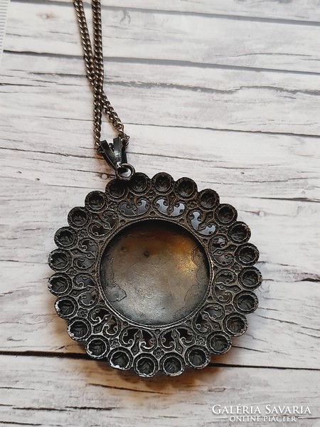 Silver-plated Vietnamese pendant on a chain