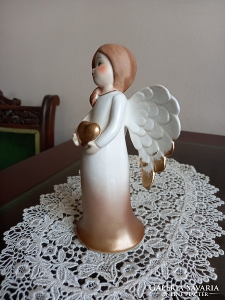 Bájos porcelán angyal