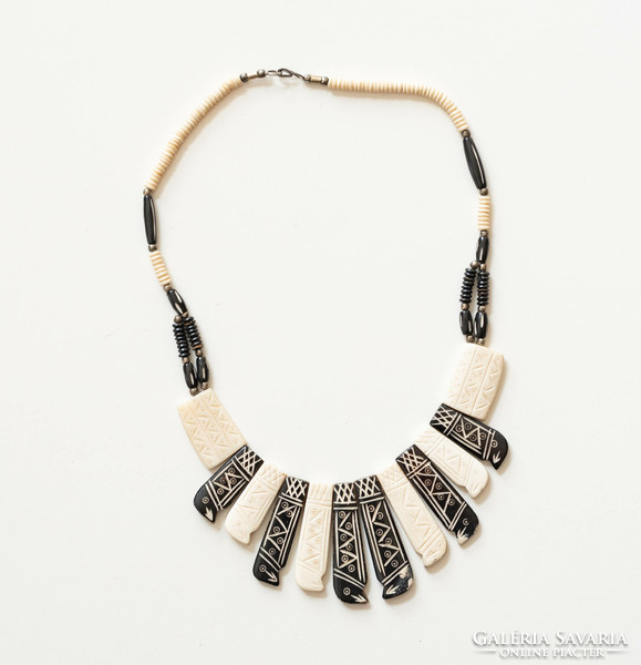 Vintage ethno necklace - carved and painted bone collier - bohemian ethno boho folk art indian inuit