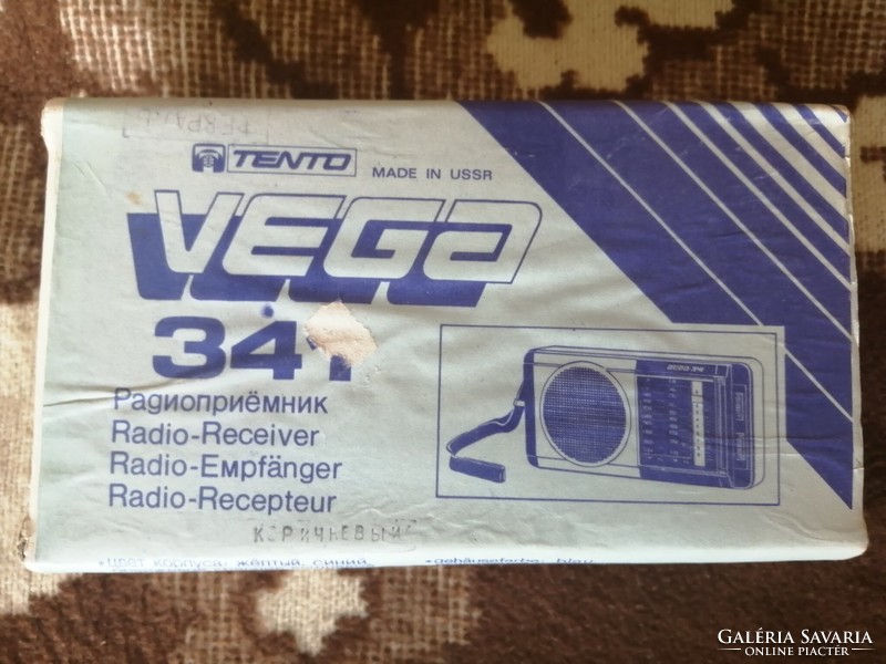 Vega-341 régi kisrádió.