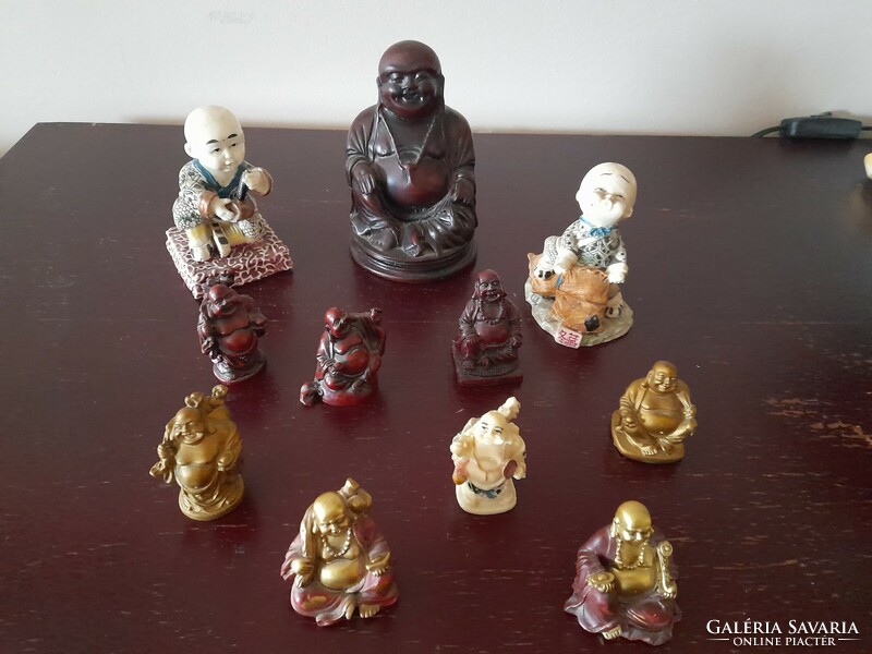 11 Buddhas in one
