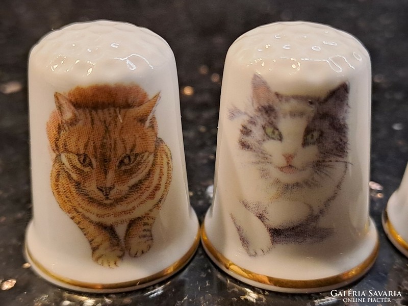 Vintage English porcelain thimble kitty cat
