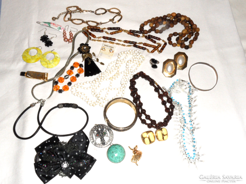 Older jewelry package (25 pcs)