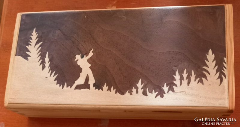 Pine marquetry gift box