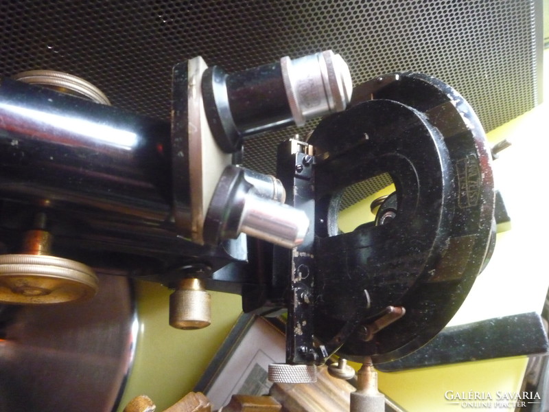 Carl Zeiss mikroszkóp.