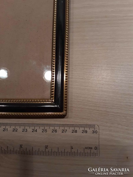 Hematit és arany színű fém asztali képkeret 22x27 cm