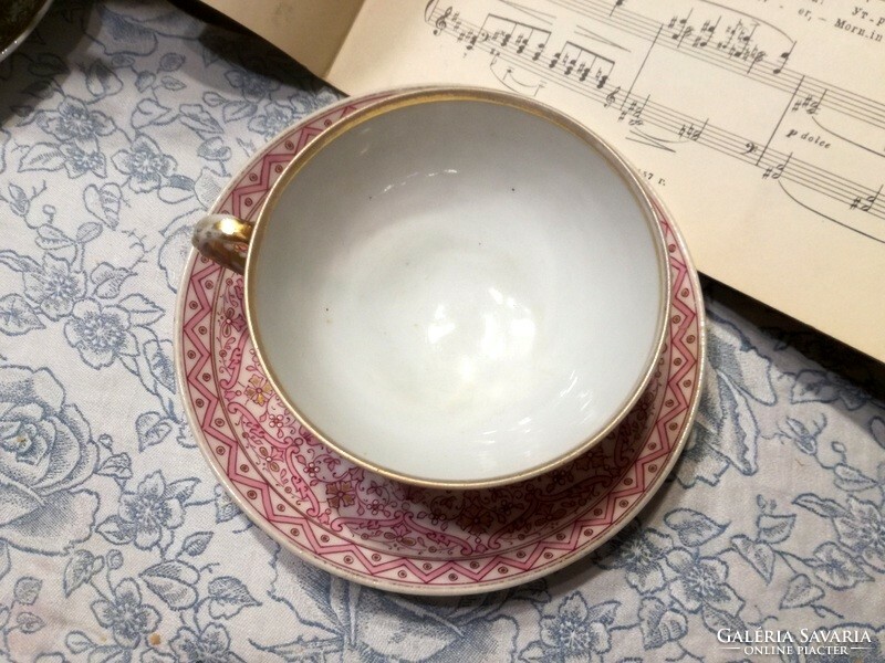 Fabulous hand-painted tea cup and base - 1800s - art&decoration