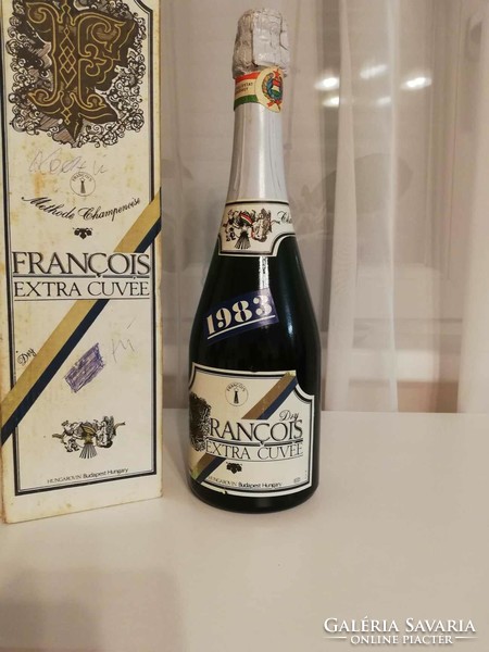 1980-as évekből Francois Extra Cuvee pezsgő