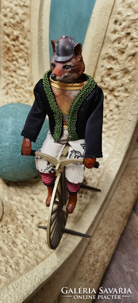 Róka fantázia ülő figura velocipéden - dekor 30 cm