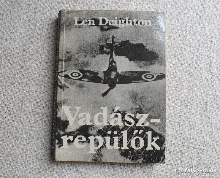 Len deighton fighter planes the history of the English air force Zrínyi publishing house 1983 damaged! + Malev backpack.