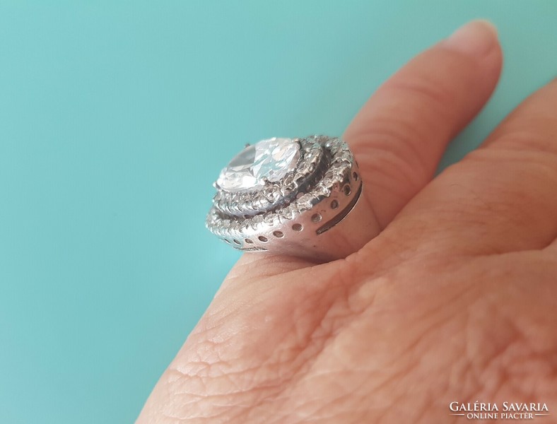 Régi királyi megjelenésű, csodás ezüst gyűrű, rengeteg csillogással