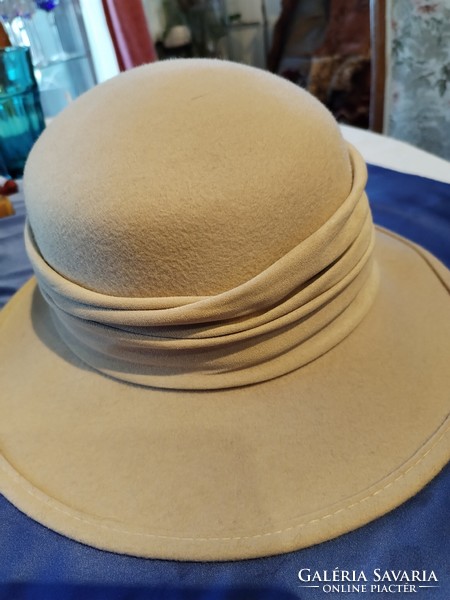 Elegáns kalap