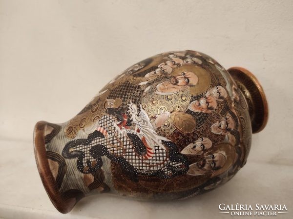 Antique patina beautiful multi-person Japanese satsuma porcelain vase Asia 916 8637