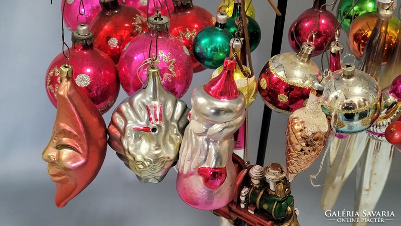 40 old Christmas tree decorations together