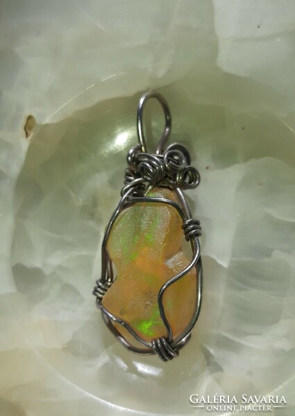 Silver pendant with Ethiopian opal stones