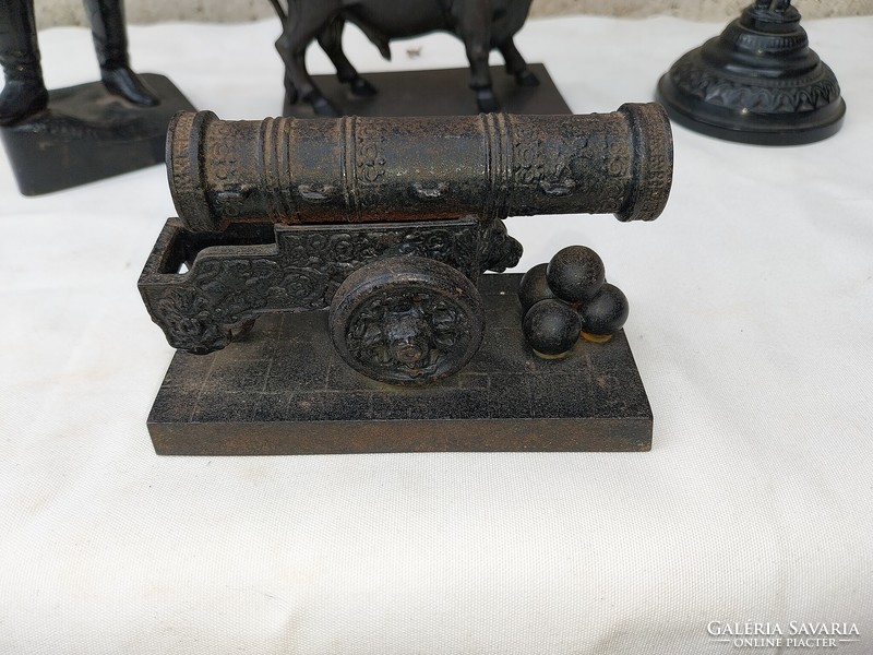 Kaszli cast iron cannon