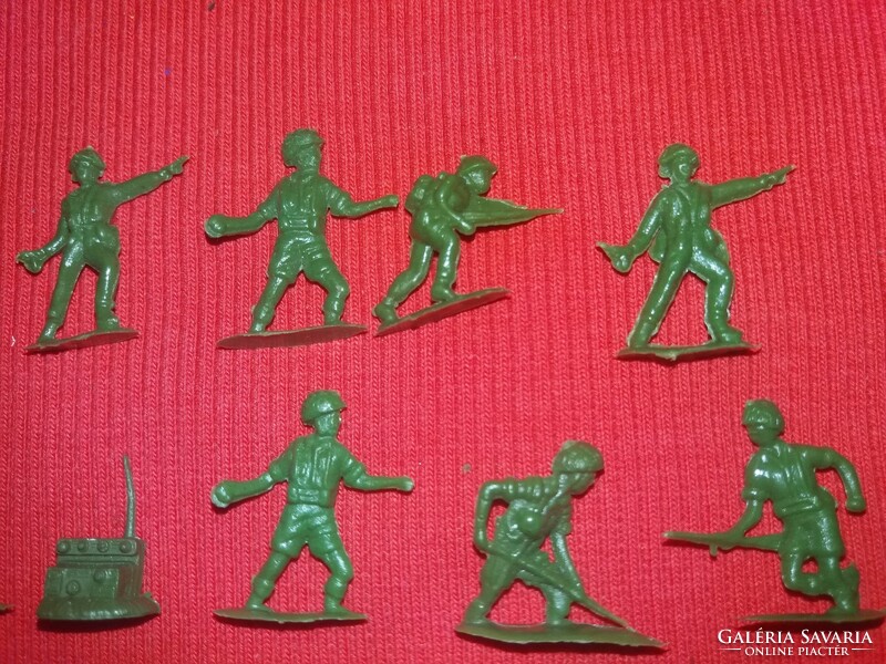 Old esci 1:72 - 1:76 scale model, toy, field table soldiers, ww ii. Japanese travelers together