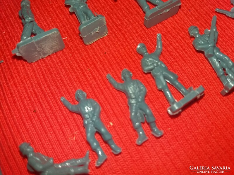 Old esci 1:72 - 1:76 scale model, toy, field table soldiers, ww ii. German sanitisers in one