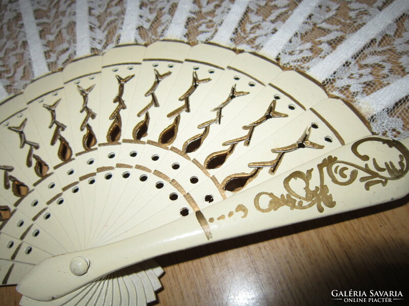 Old white lace fan 