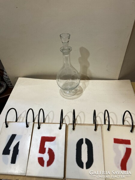 Glass pourer, decanter, size 25x 11 cm. 4507