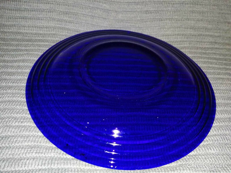 Blue glass serving bowl (a14)