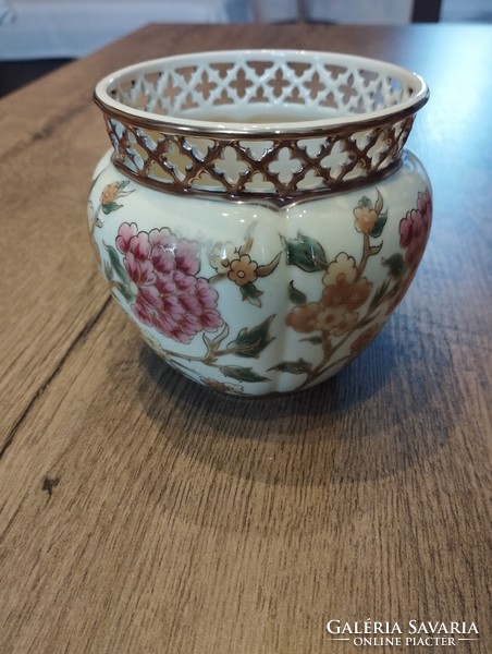 Zsolnay virágmintás áttört porcelán kaspó