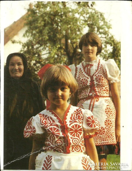 Postcard = Buzák folk costume