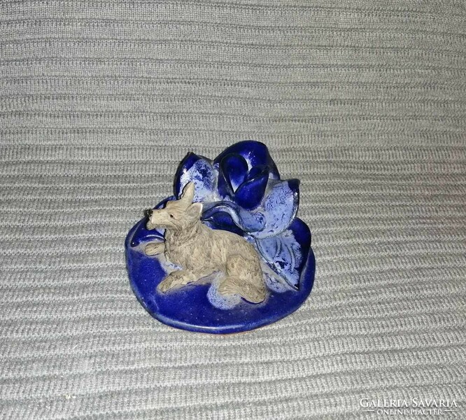 Flower-shaped ceramic candle holder with wolf (a14)