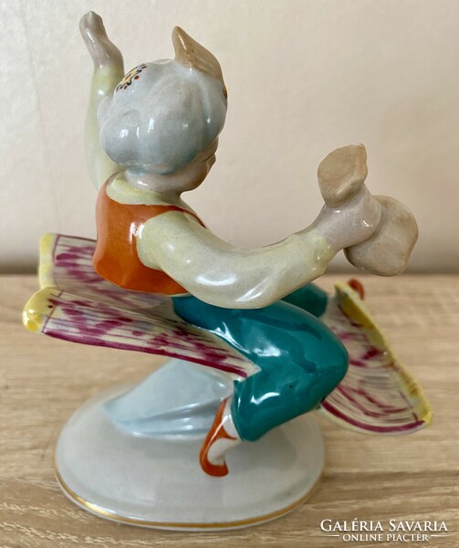 Drasche porcelán kézi festésű Aladin repülő szőnyegen