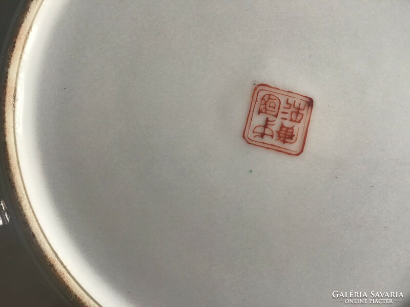 Oriental porcelain plate 21cm.