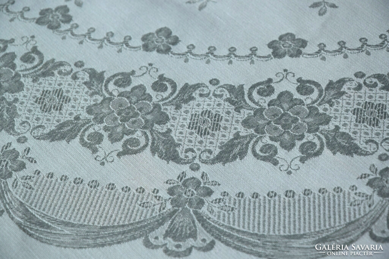 CSODÁLATOS ovális Hatalmas Ünnepi Nagy damaszt asztalterítő terítő abrosz virág minta 215 x 137