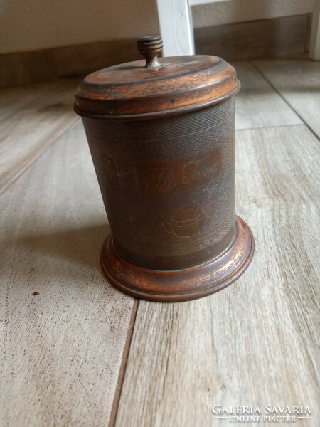 Gorgeous antique copper tea box (12x9.8 cm)
