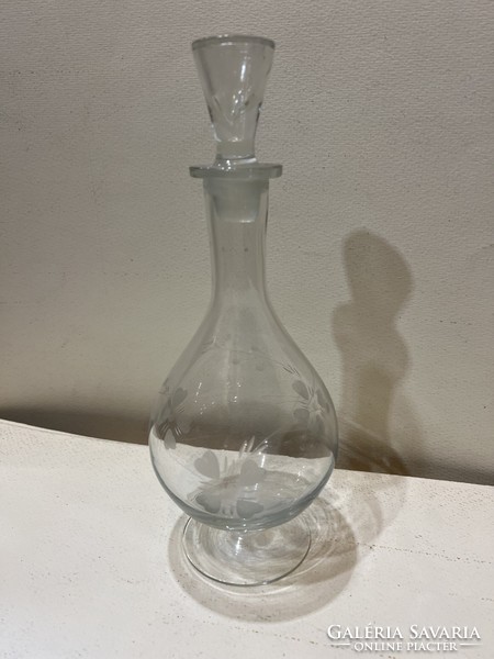 Üveg kiöntő, dekanter, 25x 11 cm-es nagyságú. 4507
