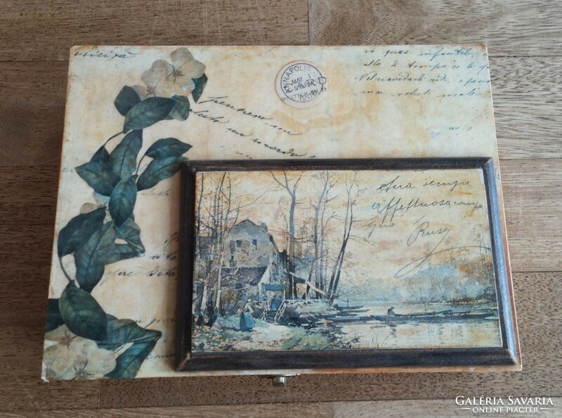 Leaf-style decorative wooden box 28x22x9 cm