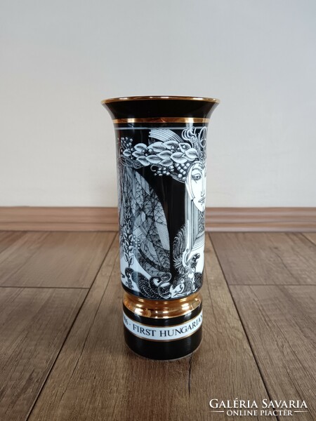 Hollóházi Szász Endre Forma1 porcelán váza