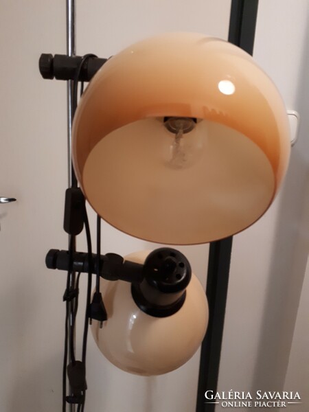 Retro floor lamp with adjustable shades with arms