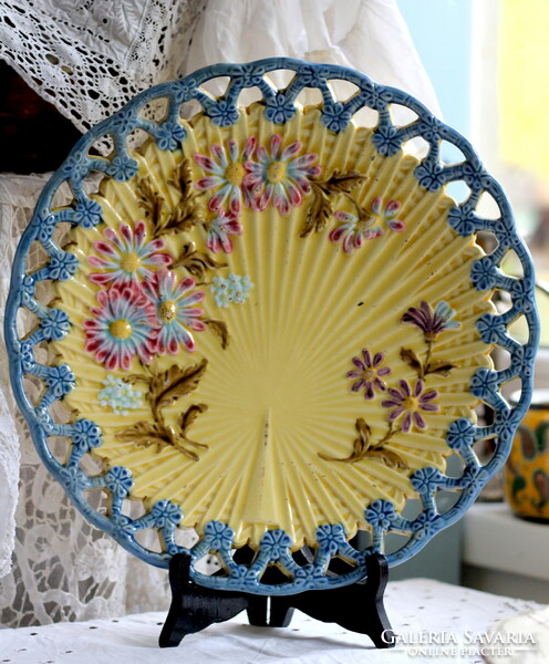 Körmöcbánya wall plate, wall bowl, with flower pattern decor, rare model
