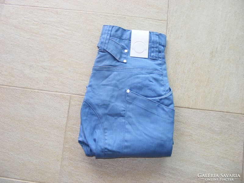 Humor low-rise men's jeans size 30