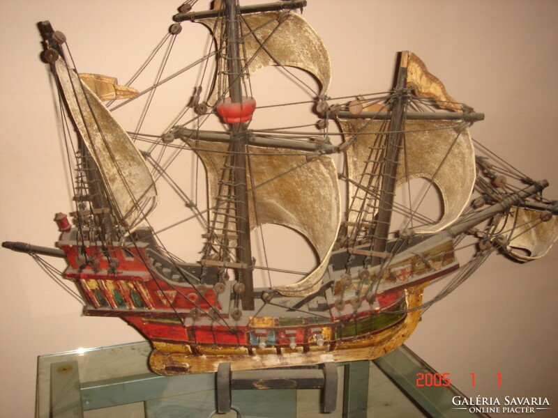 Santa-Maria:  Nagyon régi vitorlás hajó