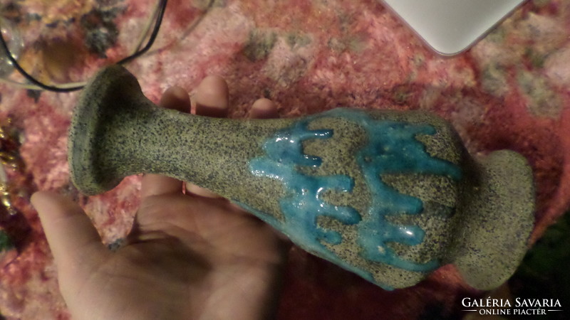 About 20 x 9 cm, retro, bod éva ceramic vase, with trickled turquoise glaze, sammot surface.